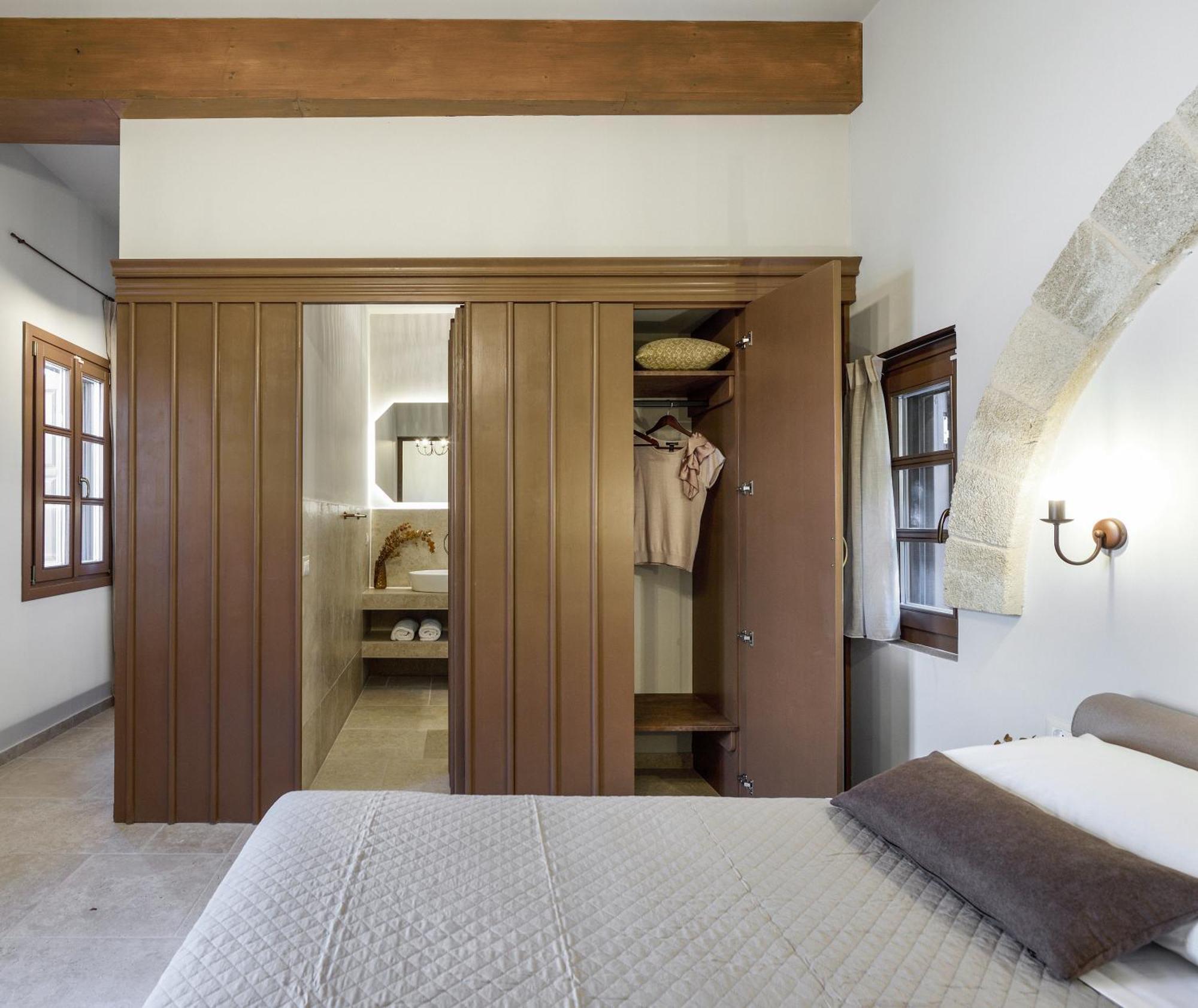 Spanish Knights Inn Rhodes City Bagian luar foto