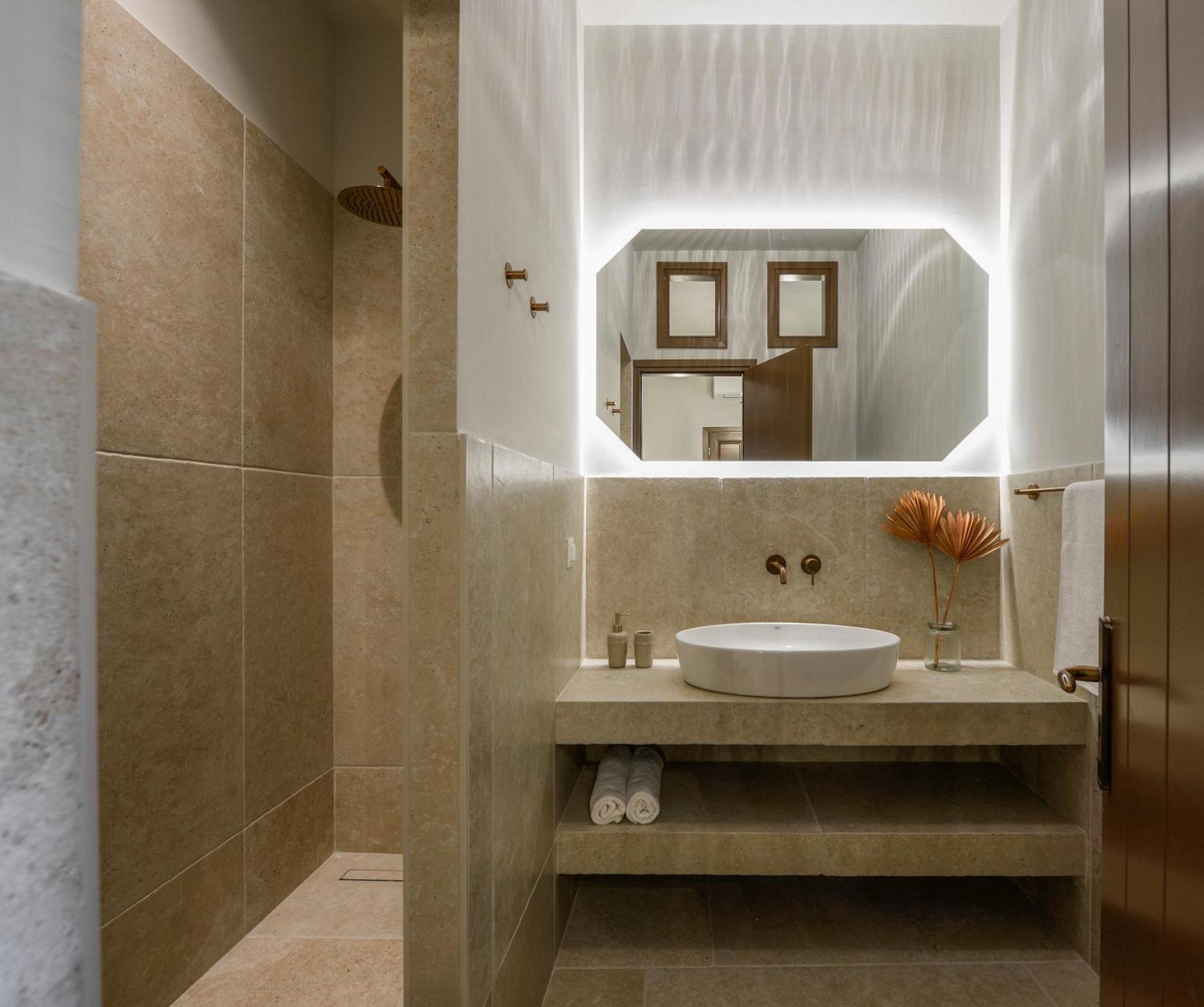Spanish Knights Inn Rhodes City Bagian luar foto