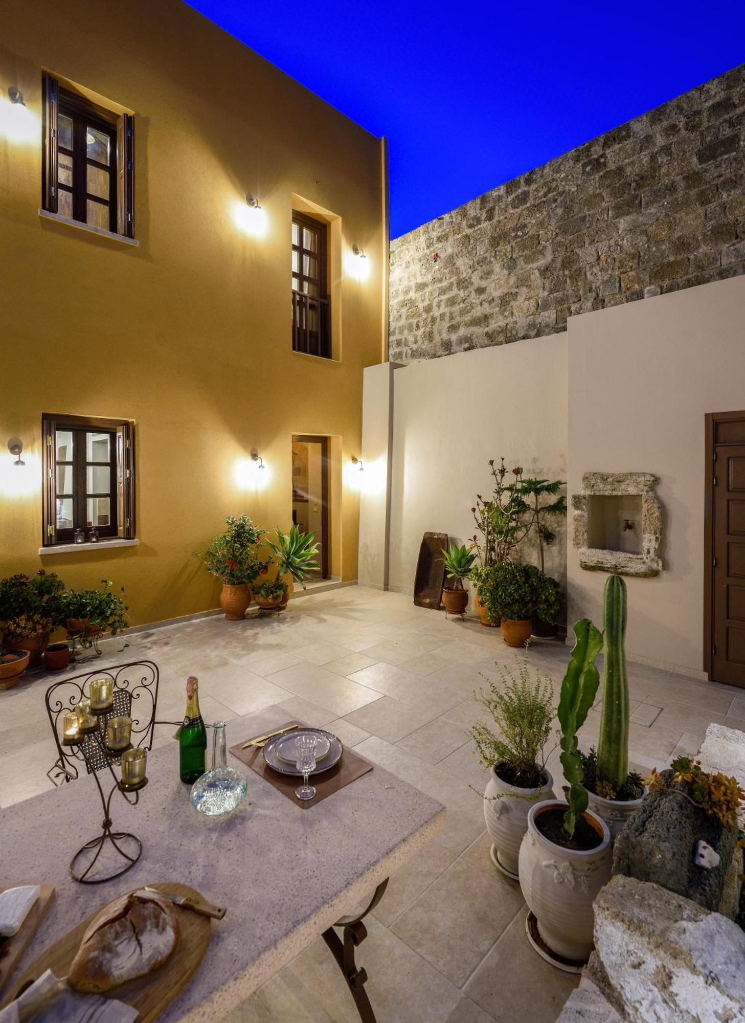 Spanish Knights Inn Rhodes City Bagian luar foto