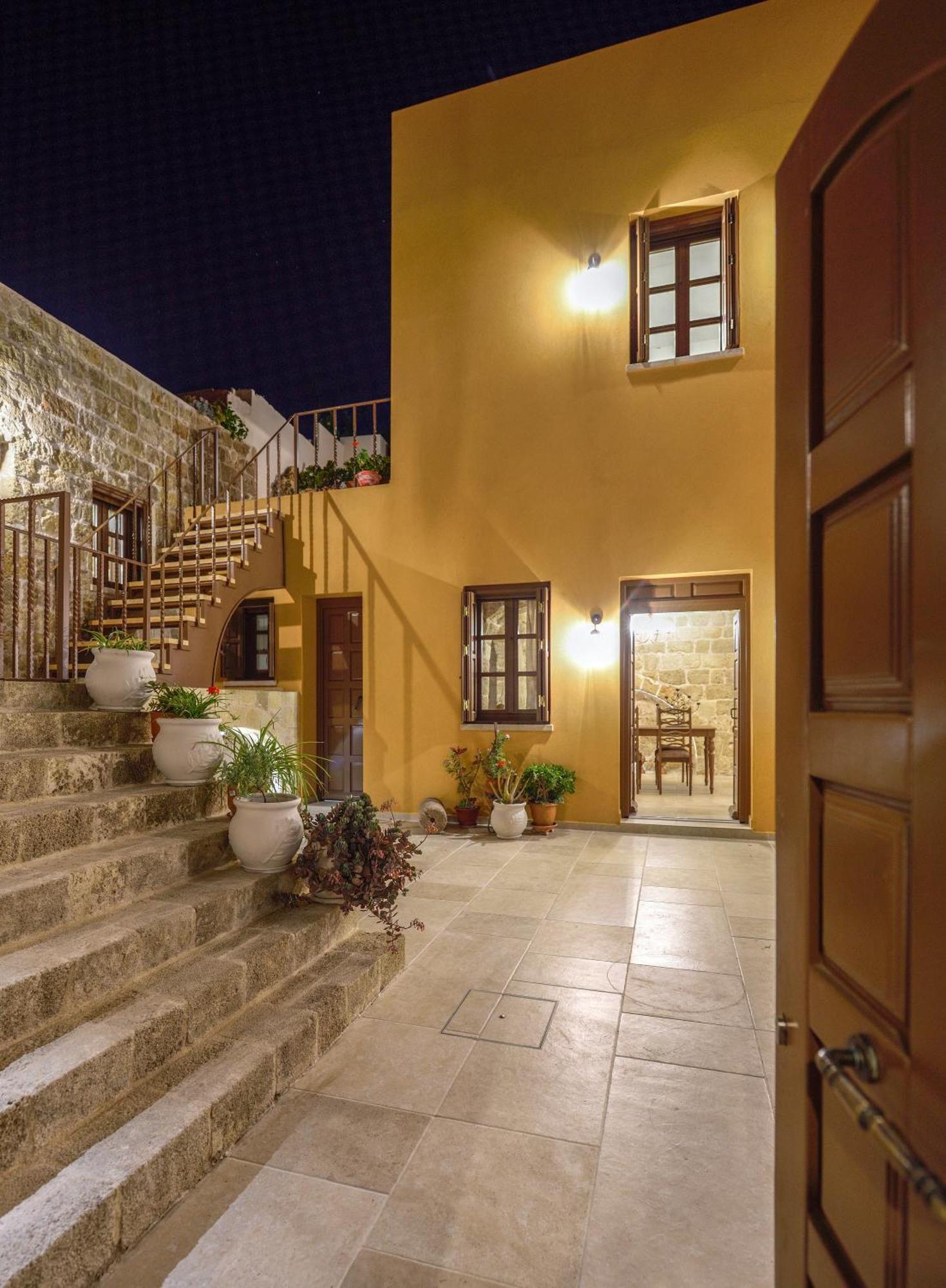 Spanish Knights Inn Rhodes City Bagian luar foto