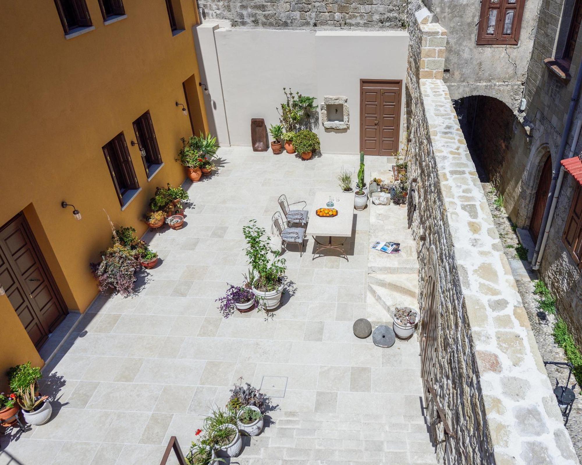 Spanish Knights Inn Rhodes City Bagian luar foto