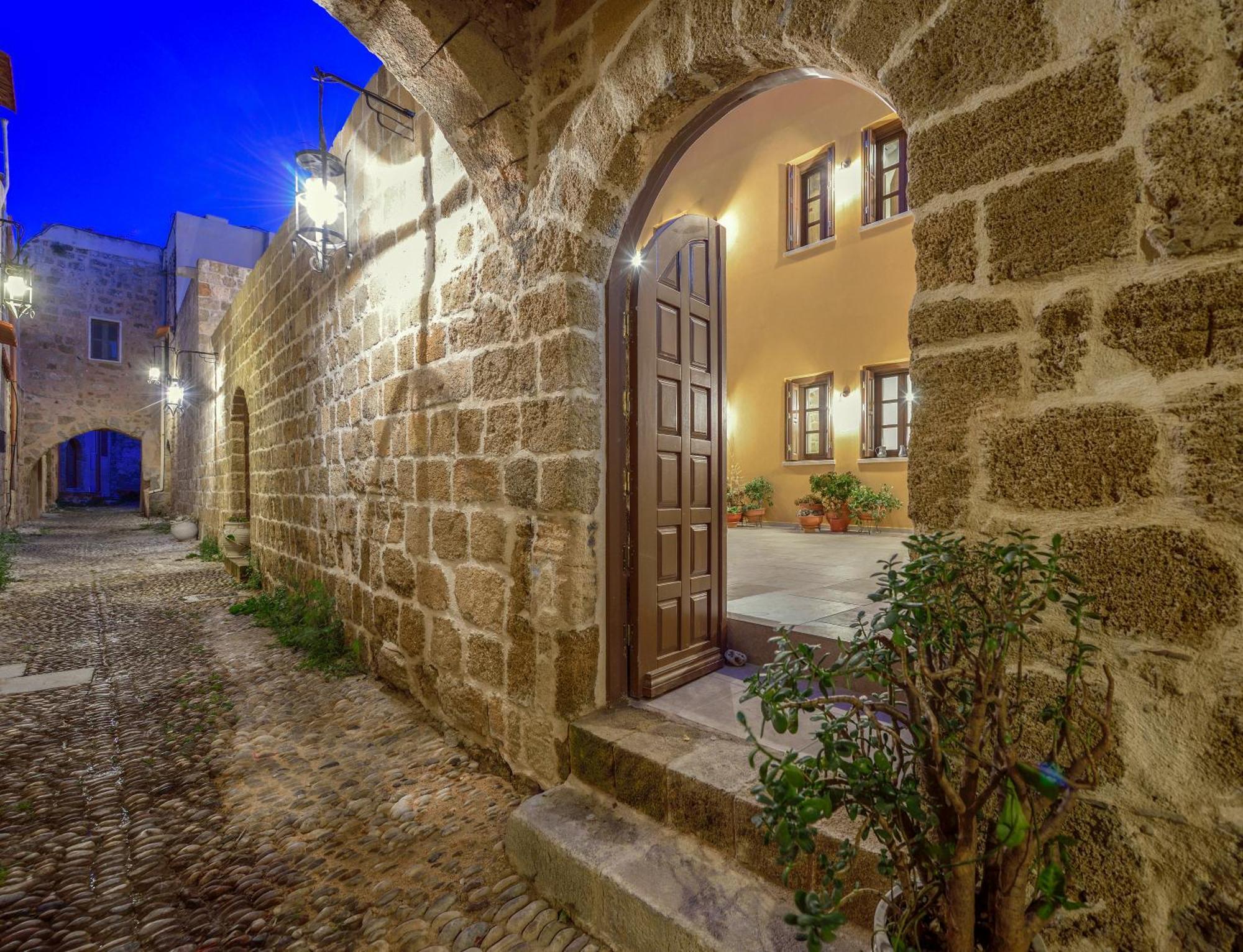 Spanish Knights Inn Rhodes City Bagian luar foto